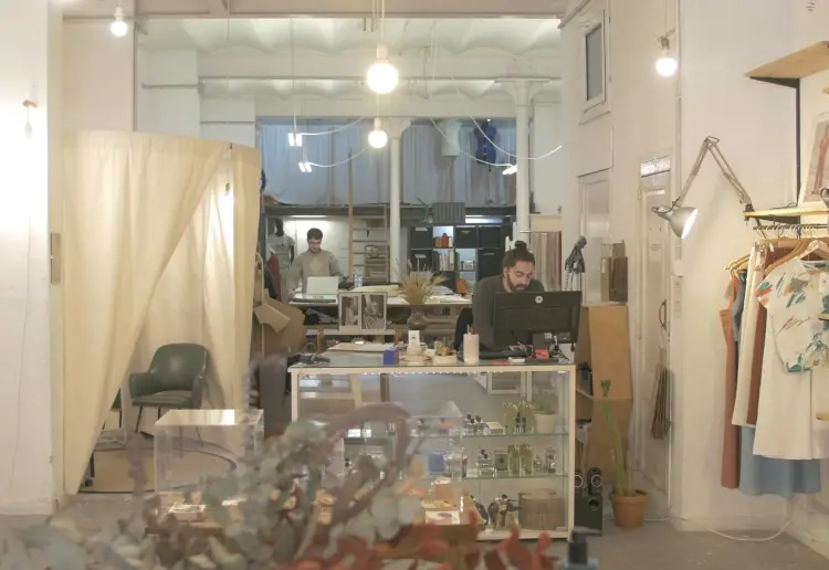 Nice industrial space in a commercial area in the center of Barcelona