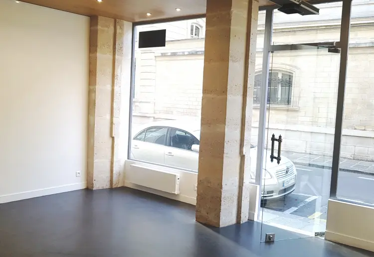 Bright boutique in Le Marais Paris