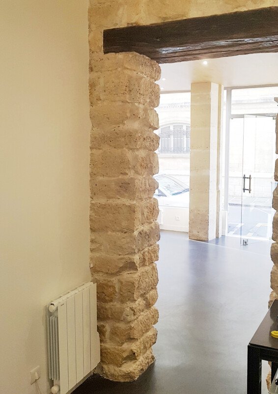 Bright boutique in Le Marais Paris