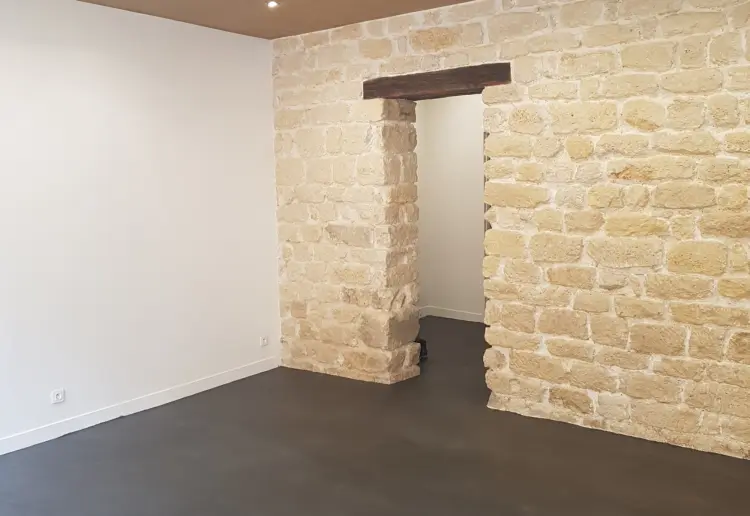 Bright boutique in Le Marais Paris