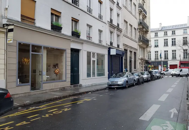 Bright boutique in Le Marais Paris