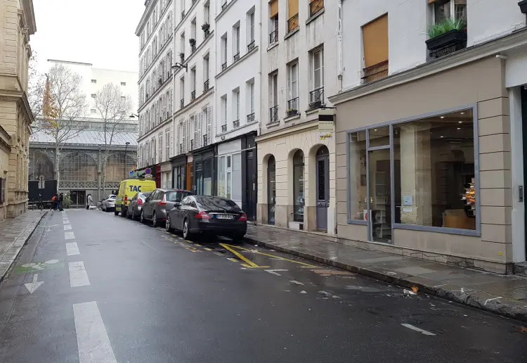Bright boutique in Le Marais Paris