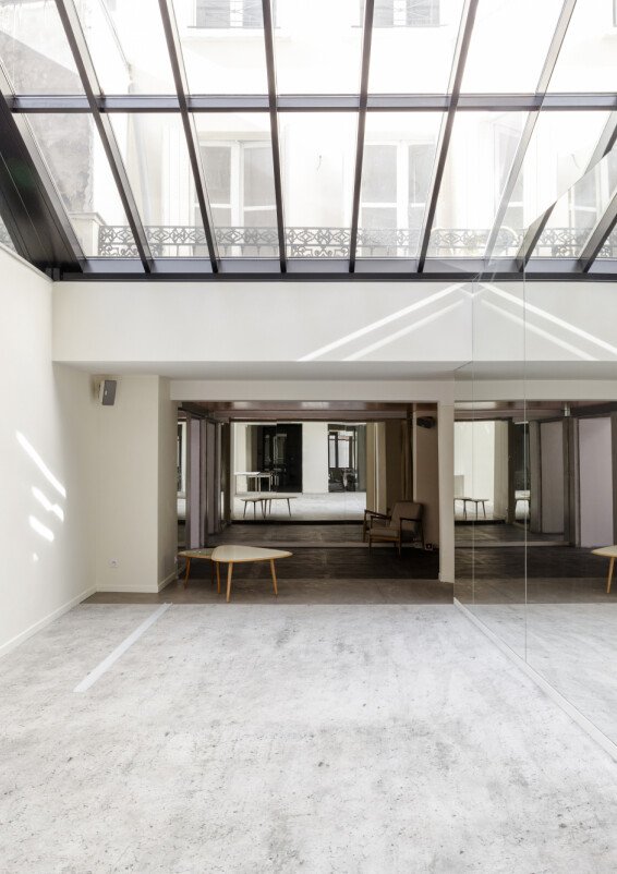 Beautiful showroom in the heart of Paris