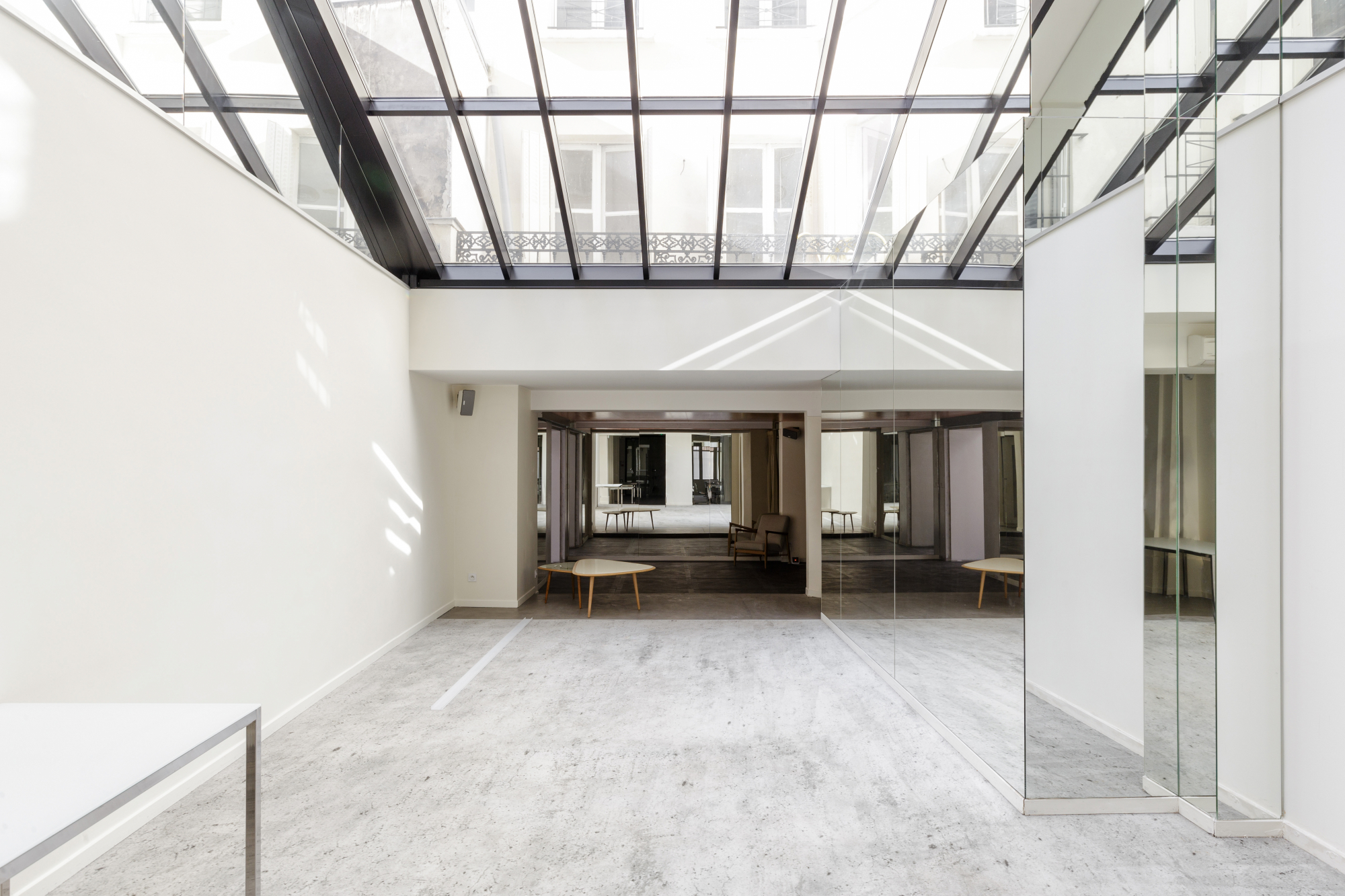 Beautiful showroom in the heart of Paris