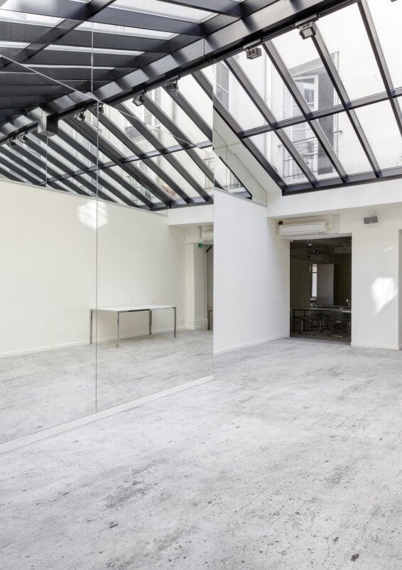 Beautiful showroom in the heart of Paris