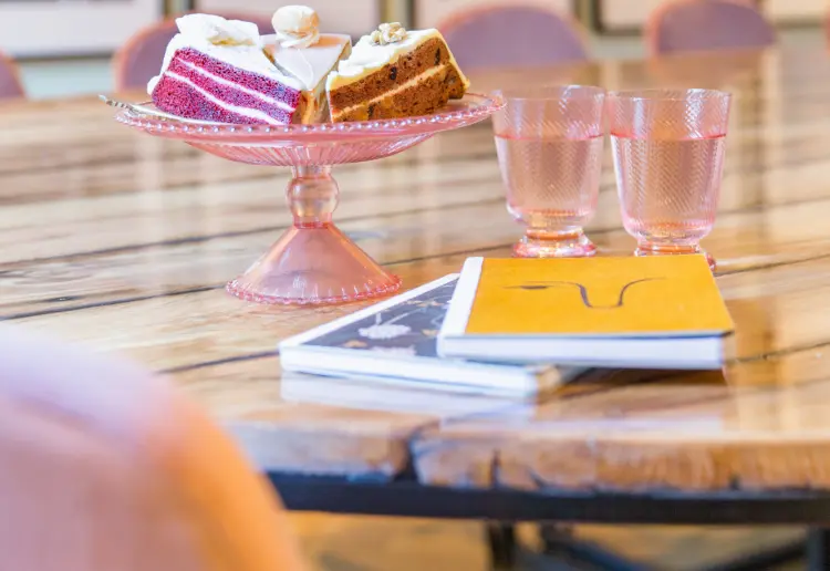 Pop-up store, workshops, exposities, meetings of babyshowers.