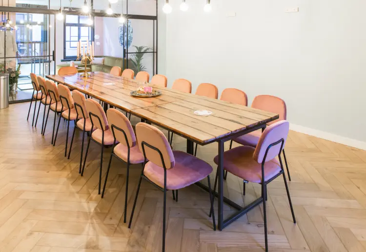 Pop-up store, workshops, exposities, meetings of babyshowers.
