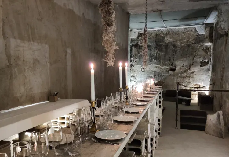 Brutalist hideout in the heart of Paris