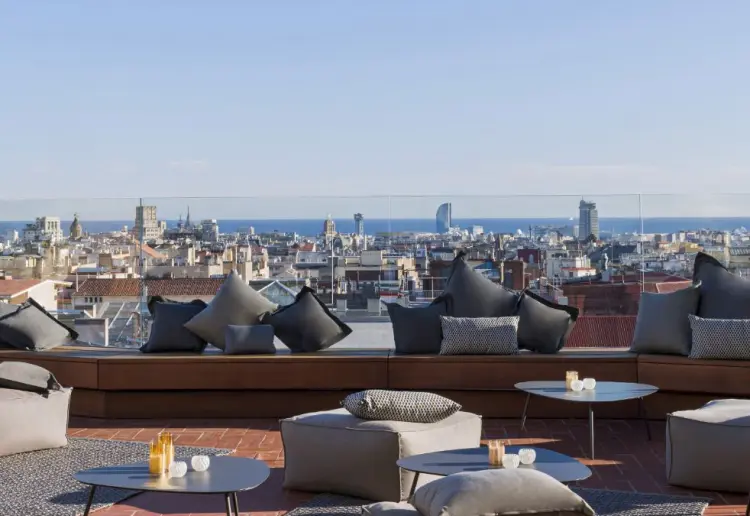 Terrazas con vistas 360 a la ciudad