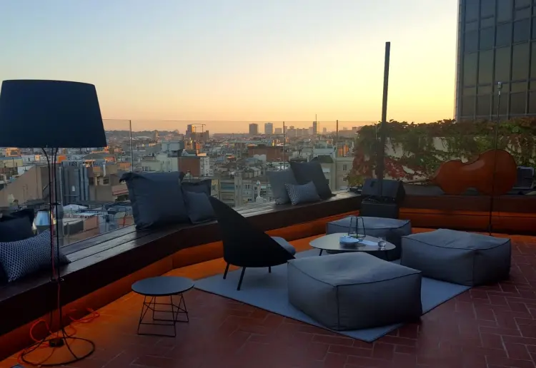Terrazas con vistas 360 a la ciudad