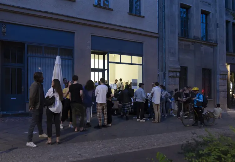 Berlin Mitte , Brunnenstraße : Galerie, Showroom und Co-Workingspace – alles an einem kreativen Ort
