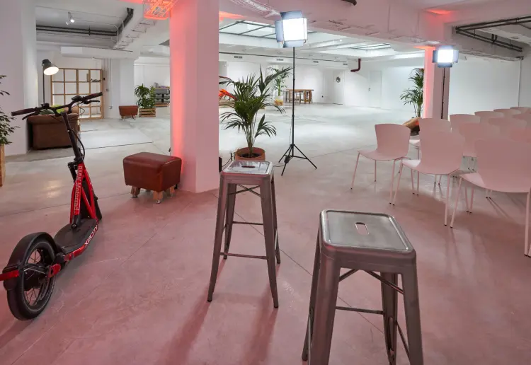Un espacio versátil con 280m2 para que Vengas y Vuelvas