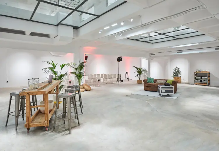 Un espacio versátil con 280m2 para que Vengas y Vuelvas