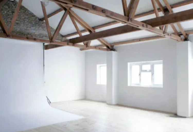 Daylight studio with natural light