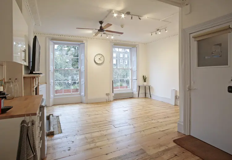 Small and Cozy  Meeting Space