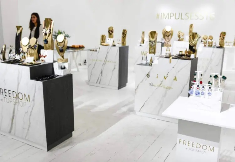 White and Large Pop Up Store in the heart of the city