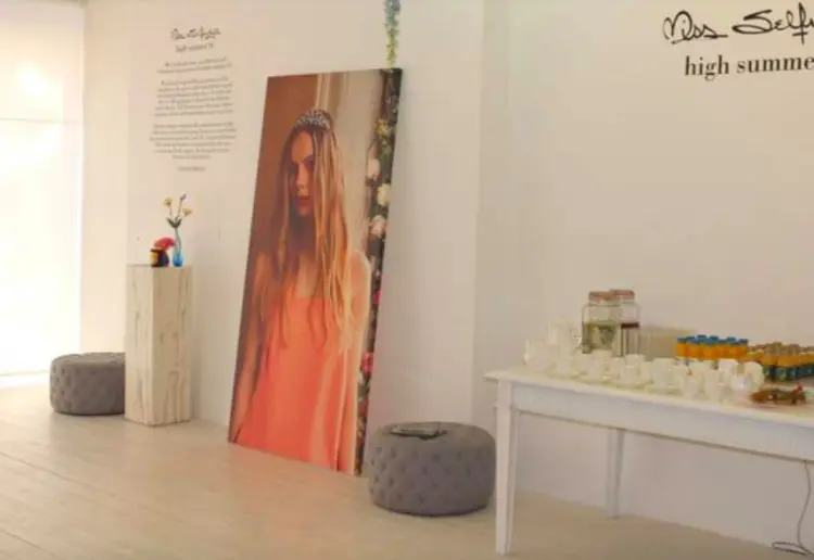 White and Large Pop Up Store in the heart of the city