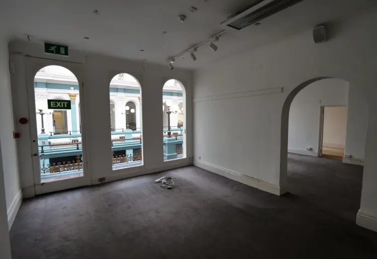 Large Pop Up Unit in Great Western Arcade