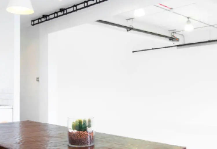 Medium White Studio for Shootings and Events