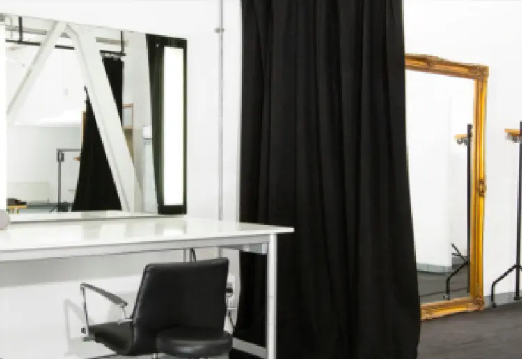 Large and Bright Studio with Balcony