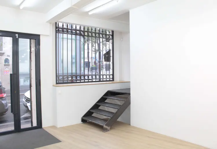 Three-floor gallery in the Marais