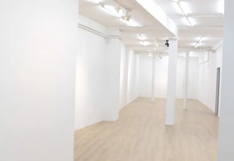 Three-floor gallery in the Marais