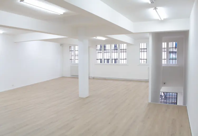 Three-floor gallery in the Marais
