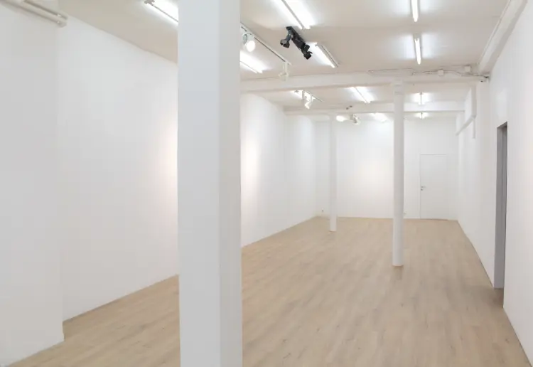 Three-floor gallery in the Marais