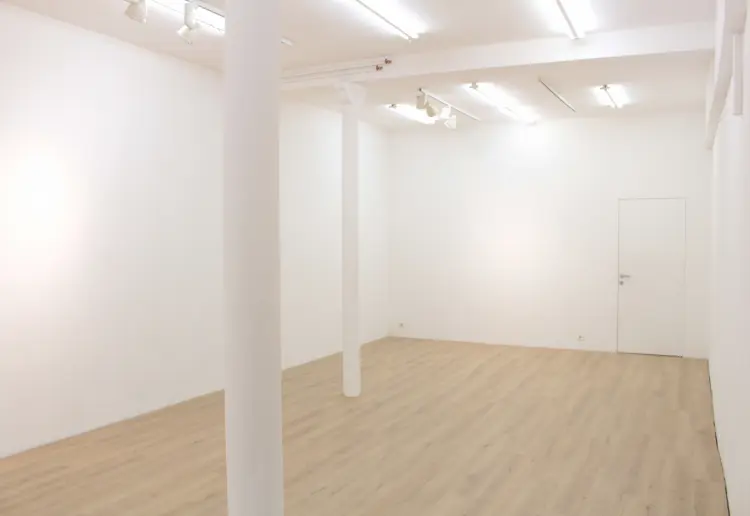 Three-floor gallery in the Marais
