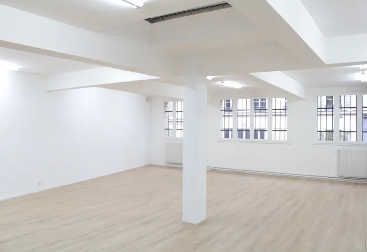 Three-floor gallery in the Marais