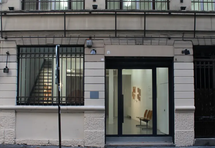 Three-floor gallery in the Marais