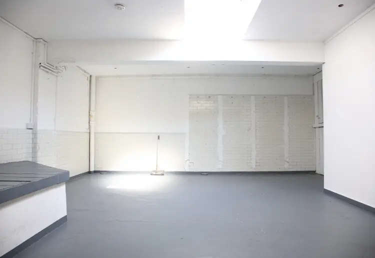 Multi-functional and Bright Gallery