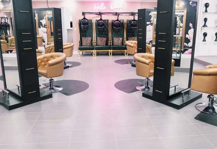 Beautiful Luxury Salon Great for Classes, Photoshoots and Filming!