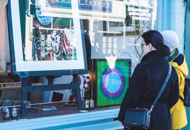 Bright Pop Up Store / Gallery