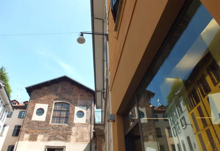 Charming Pop Up Boutique in the heart of Brera