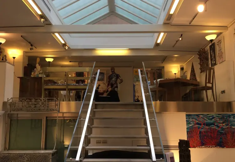 Large and Central Showroom
