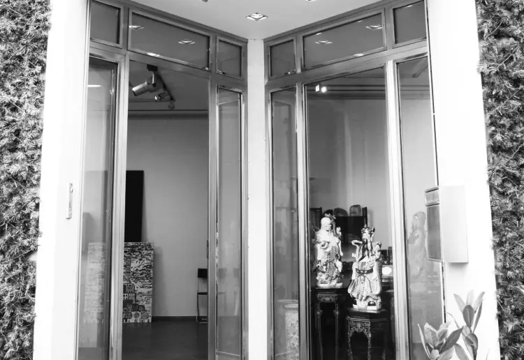 Large and Central Showroom