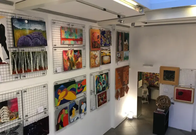 Large and Central Showroom