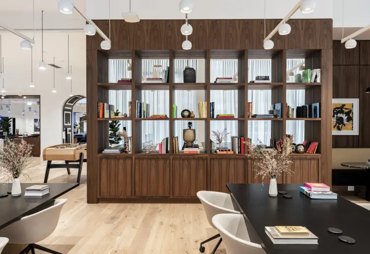 Large and Adaptable Coworking Space