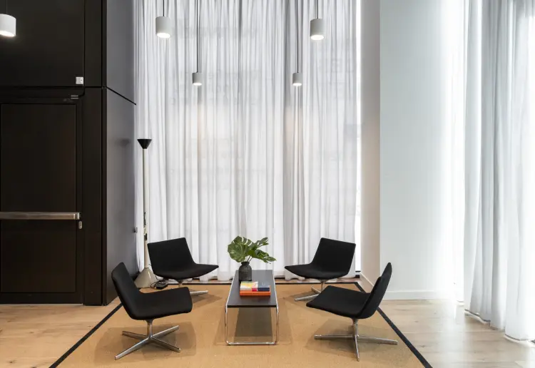 Large and Adaptable Coworking Space