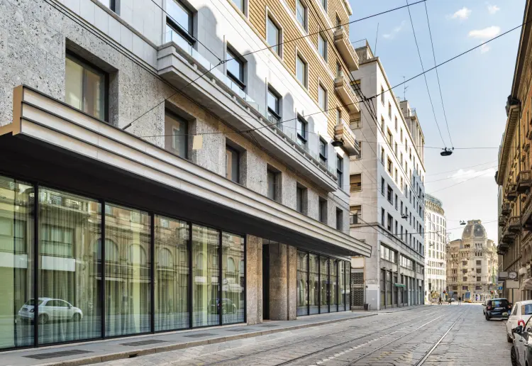 Large and Adaptable Coworking Space