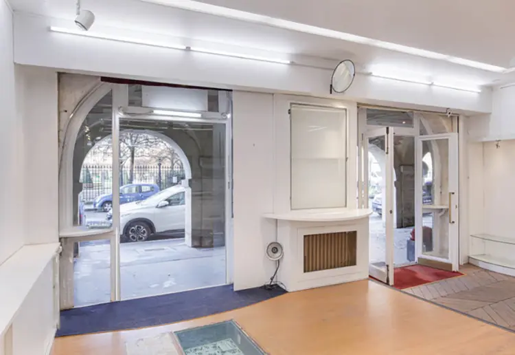 Large Boutique with Storefront in 4e arrondissement