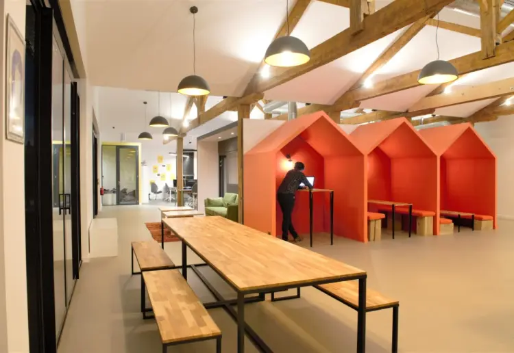 Espace de 500m2 avec terrasse