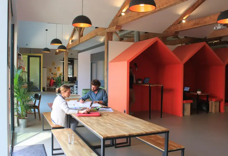 Espace de 500m2 avec terrasse