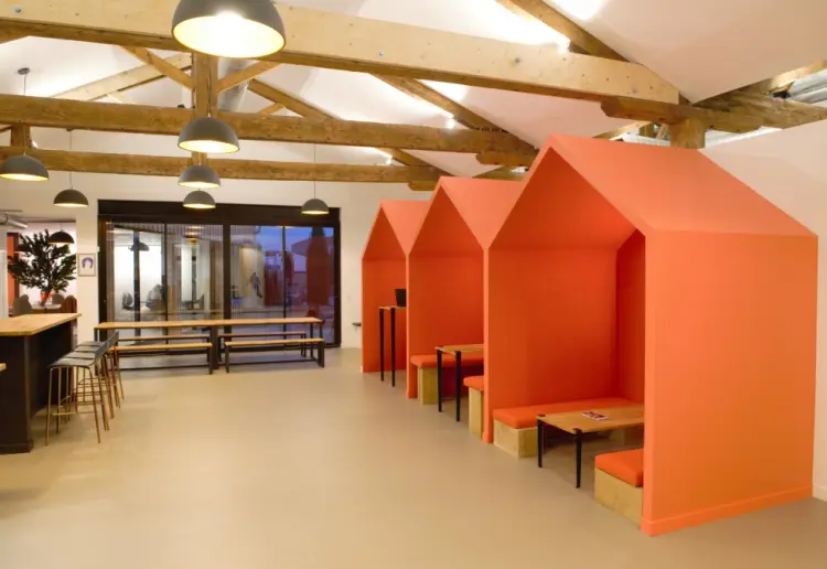 Espace de 500m2 avec terrasse