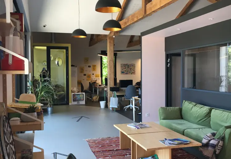 Espace de 500m2 avec terrasse