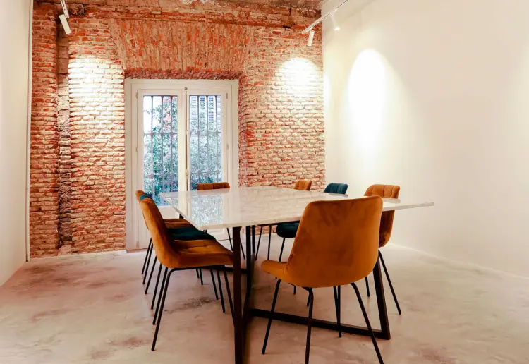 Sala de reunión equipada