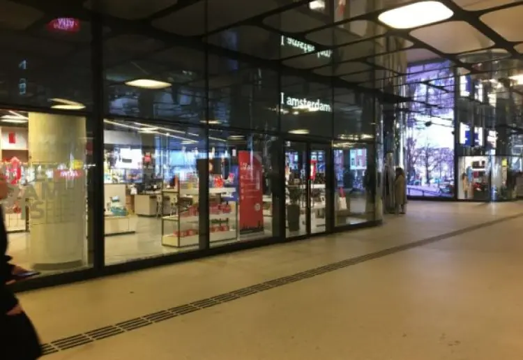 Pop-up store Amsterdam Centraal