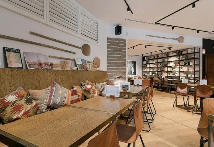 Special bar near Francesc Macià