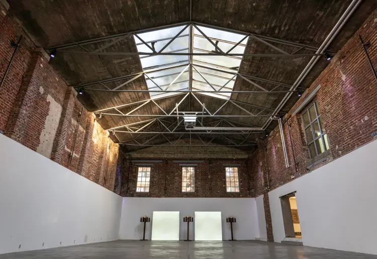 RHEINBLICK "Downstairs" Halle und Nebenräume